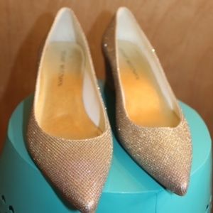 Stuart Weitzman Gold Sparkle Heel size 8